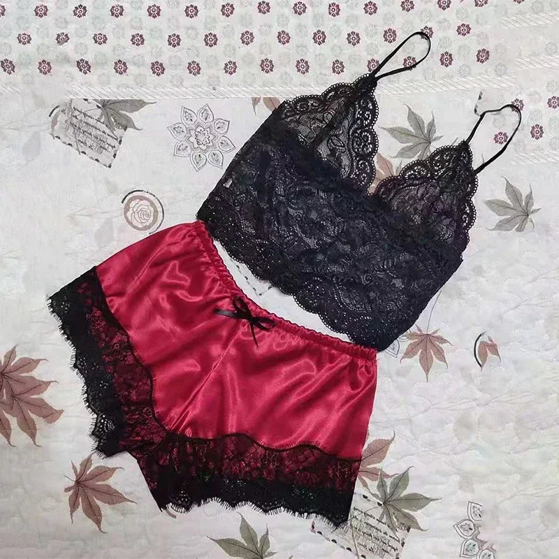 Women's Lace Sleeveless Pajama Set – V-Neck Top & Shorts Loungewear (S/M/L)