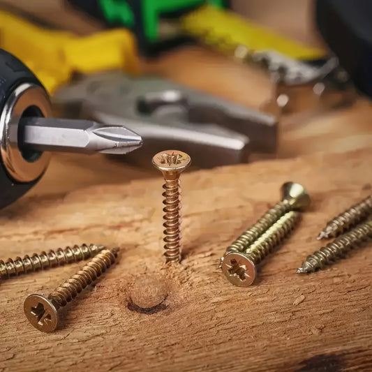 50/100 Self Tapping Screws in Golden Yellow, with A Flat Head Design, Suitable for Fences, Decks, and Wooden Stakes