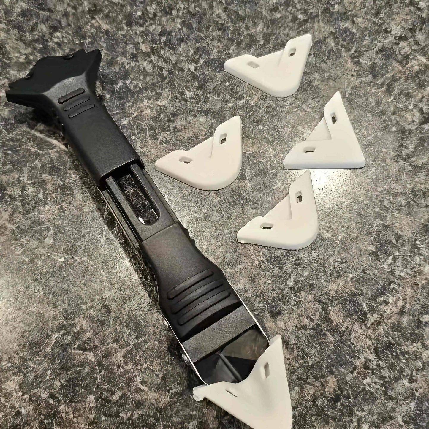 5-in-1 Sealant Removal Tool - Compact & Versatile Design
