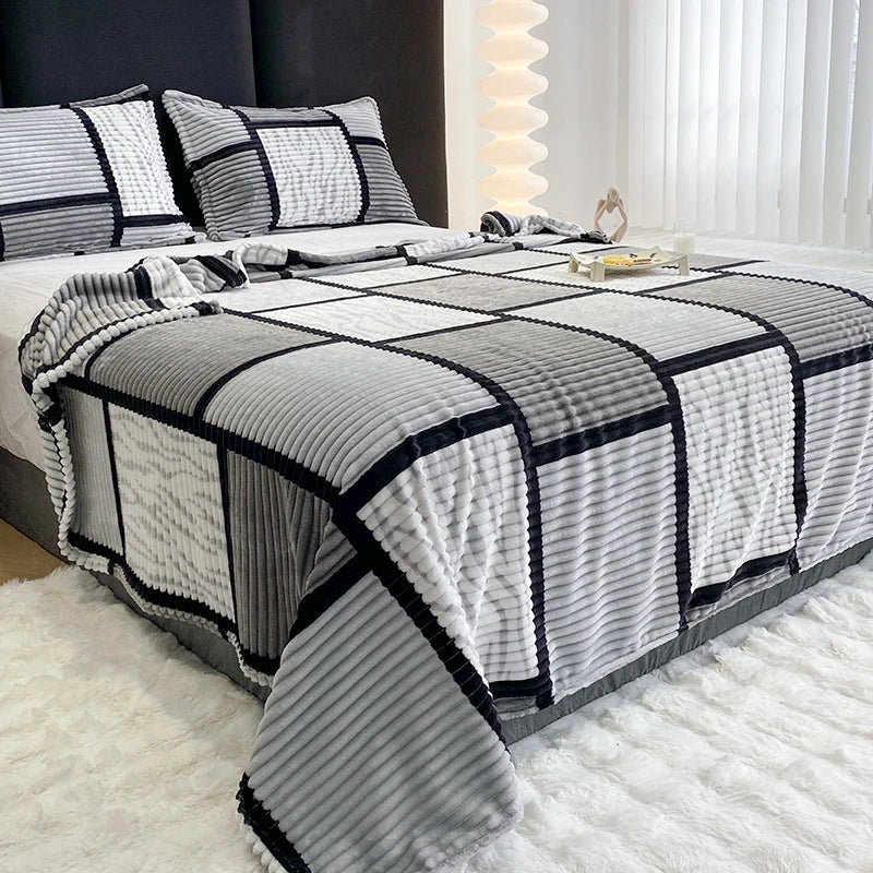 Plaid Plush Throw Blanket, Soft All-Season Blanket