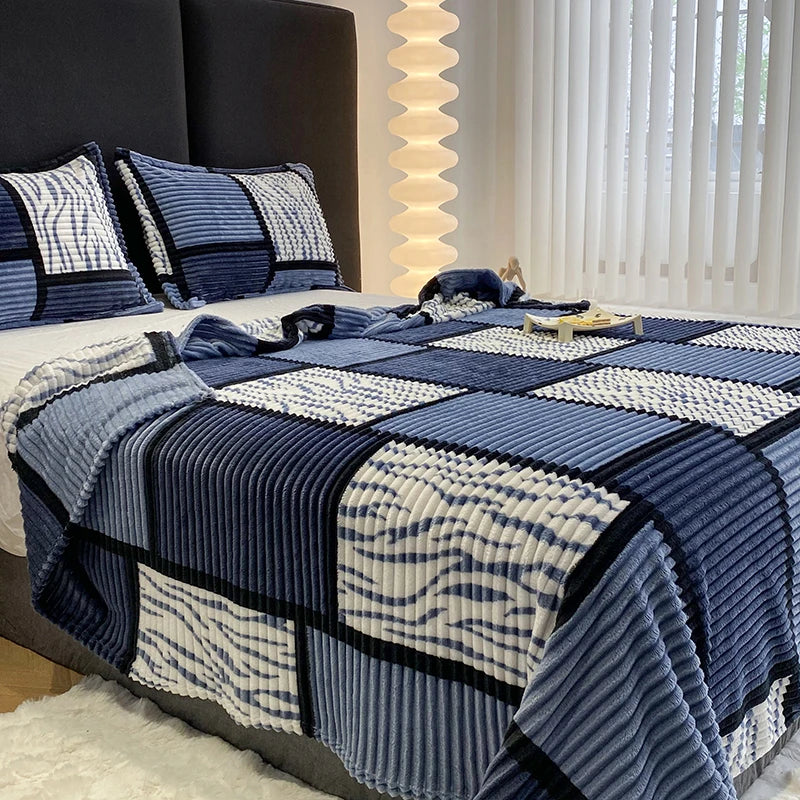 Plaid Plush Throw Blanket, Soft All-Season Blanket
