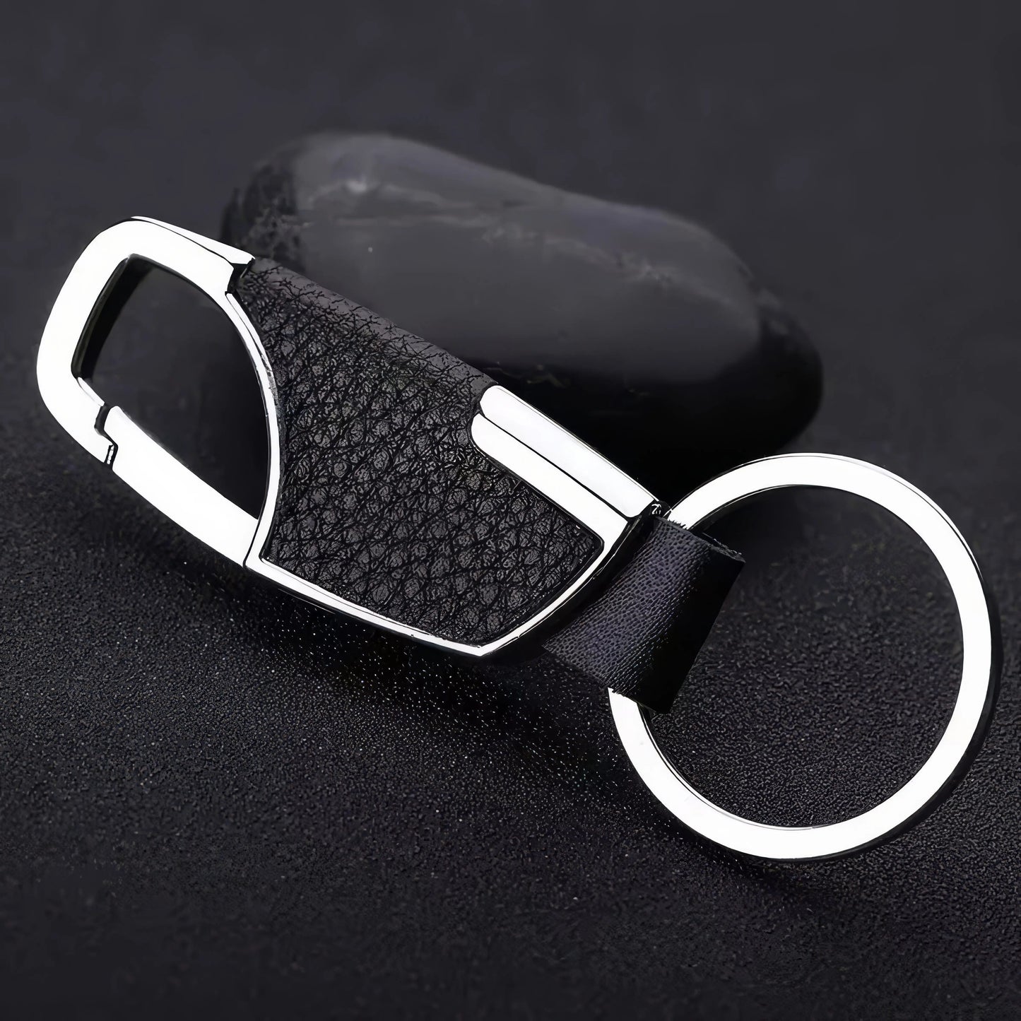 1 Black Car Keychain, Durable Metal Keyring Holder, Practical and Stylish, Suitable for Car Keys, Men's and Women's Gifts
