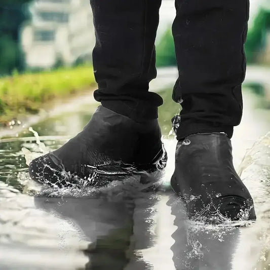 1 pair of black latex waterproof shoe covers, anti slip and wear-resistant, suitable for mountaineering and hiking