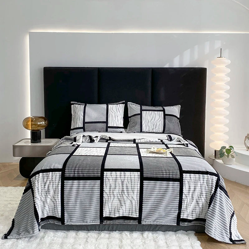 Plaid Plush Throw Blanket, Soft All-Season Blanket