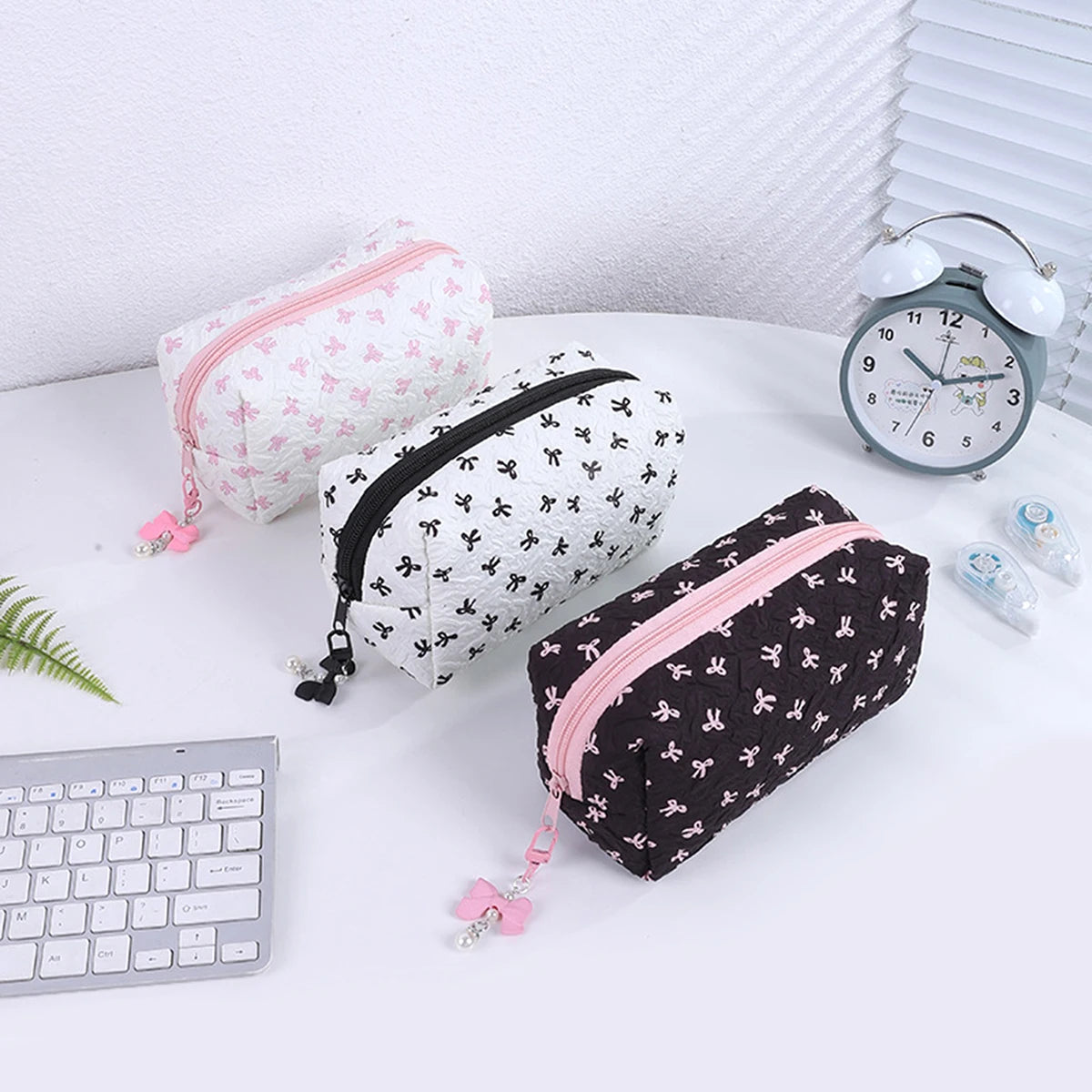 1pc Bow Tie Pattern Pencil Case, Creative Butterfly Tie Zipper Pearl Pendant, Fashion School Supplies - Back to School Essential