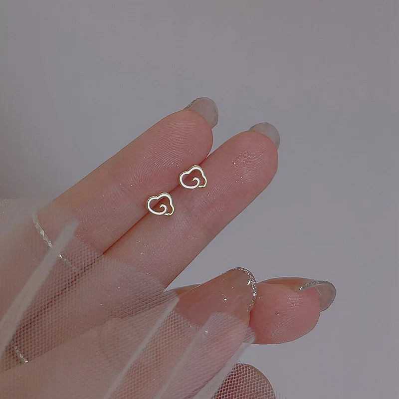Korean Minimalism Gold Color Small Leaf Butterfly Stud Earrings for Women Hypoallergenic Daily Wear Ear Girls Pierc Gifts