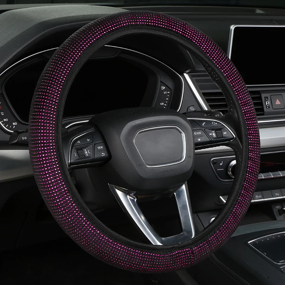 The stylish anti-slip size of the full-diamond steering wheel cover is suitable for diameters of 15 inches /38 centimeters