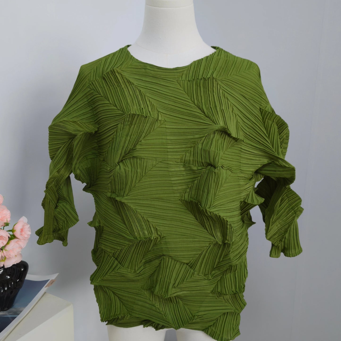 Miyake-Style Pleated T-Shirt - Women's Loose Round-Neck Summer Top