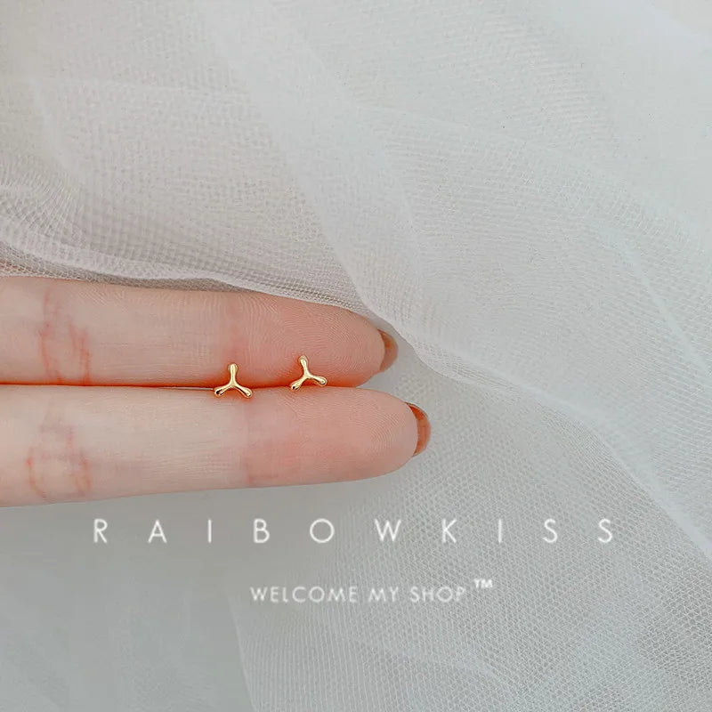 Korean Minimalism Gold Color Small Leaf Butterfly Stud Earrings for Women Hypoallergenic Daily Wear Ear Girls Pierc Gifts