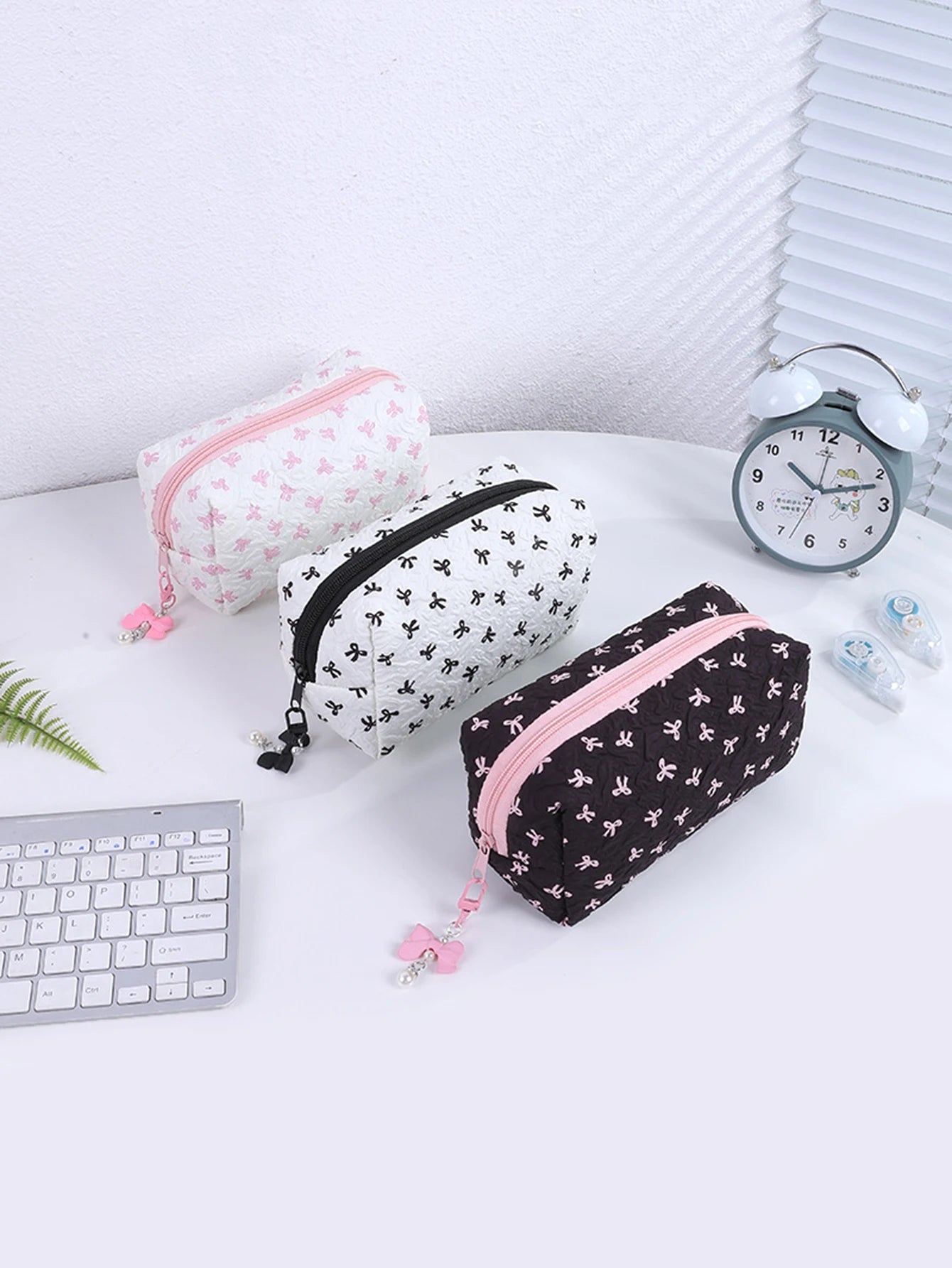 1pc Bow Tie Pattern Pencil Case, Creative Butterfly Tie Zipper Pearl Pendant, Fashion School Supplies - Back to School Essential