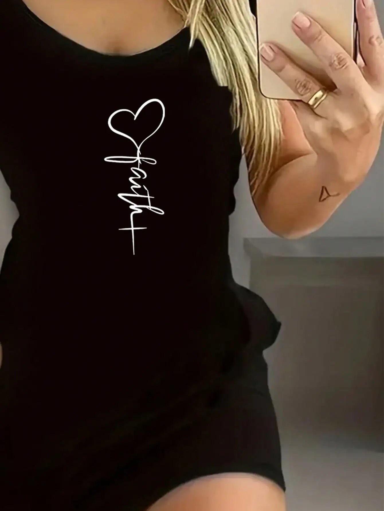 2026 new women's sexy heart-shaped round neck short sleeved dress and skirt, suitable for summer wear