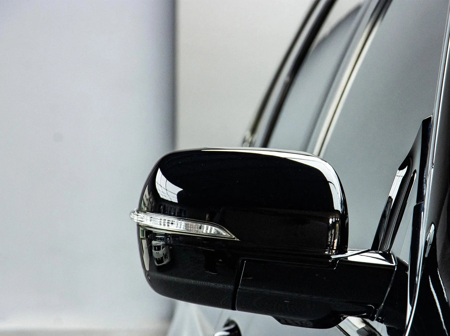 Black Vinyl Wrap Bright Shiny Auto Body Stickers Self-adhesive Gloss Car Wrapping Vinyl Air Release Glossy Black Car Foil Film
