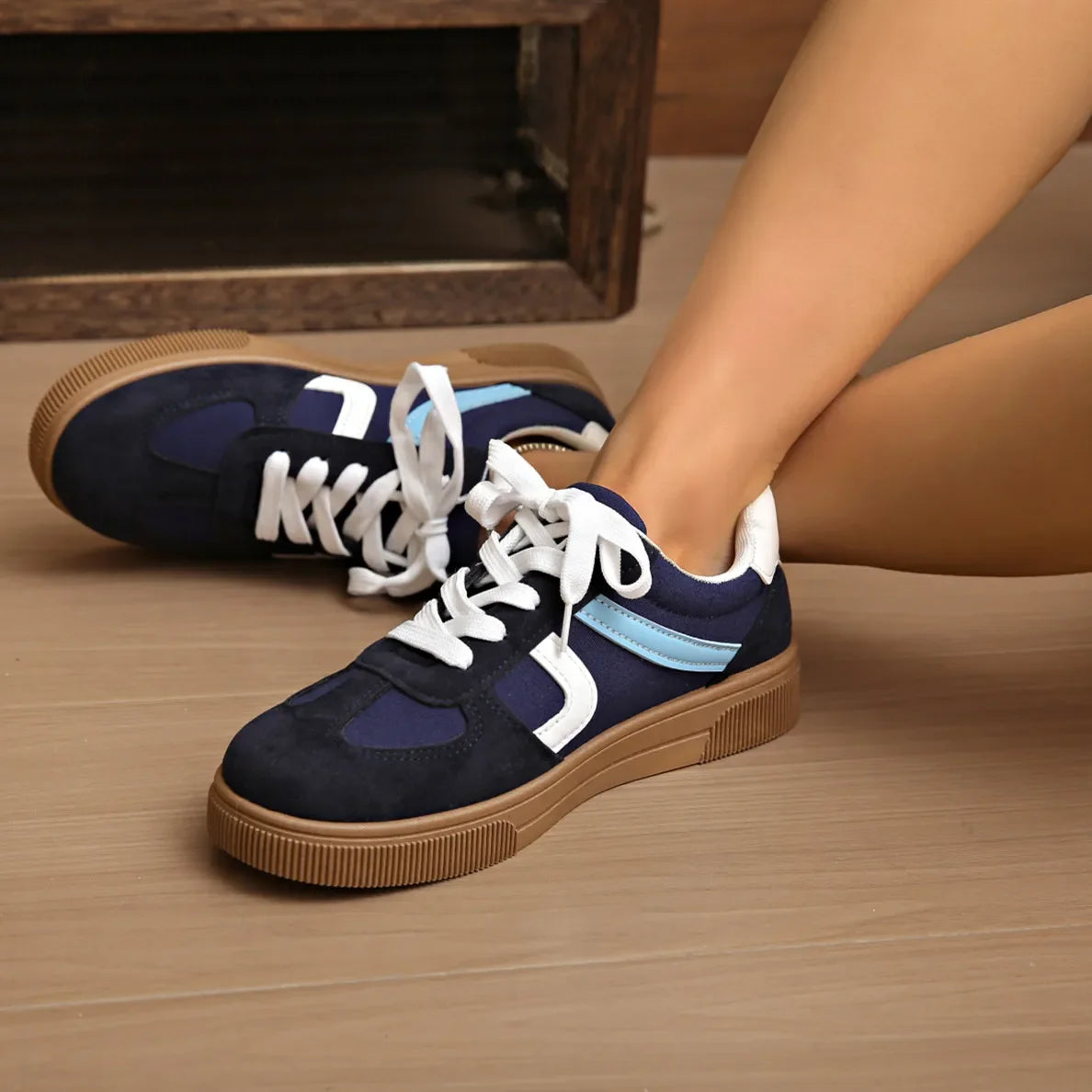 Lightweight Sports Sneakers for Women — Mixed-Color Lace-Up Casual Trainers