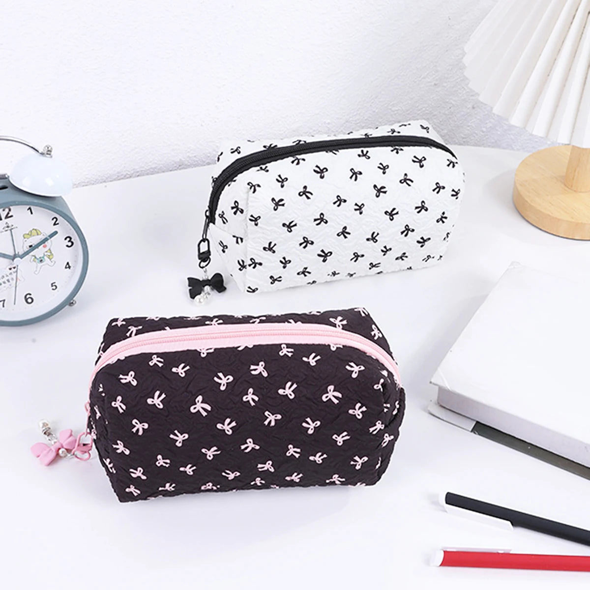 1pc Bow Tie Pattern Pencil Case, Creative Butterfly Tie Zipper Pearl Pendant, Fashion School Supplies - Back to School Essential