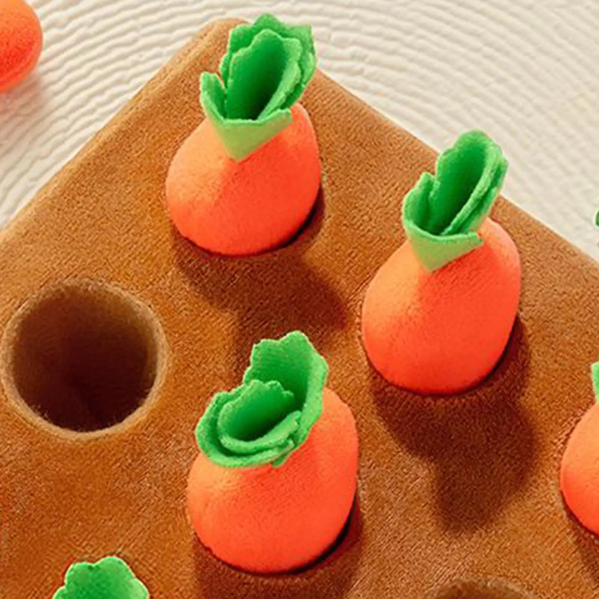 Plush Carrot Sniffing Mat - Slow Feeder for Dogs – photo 4