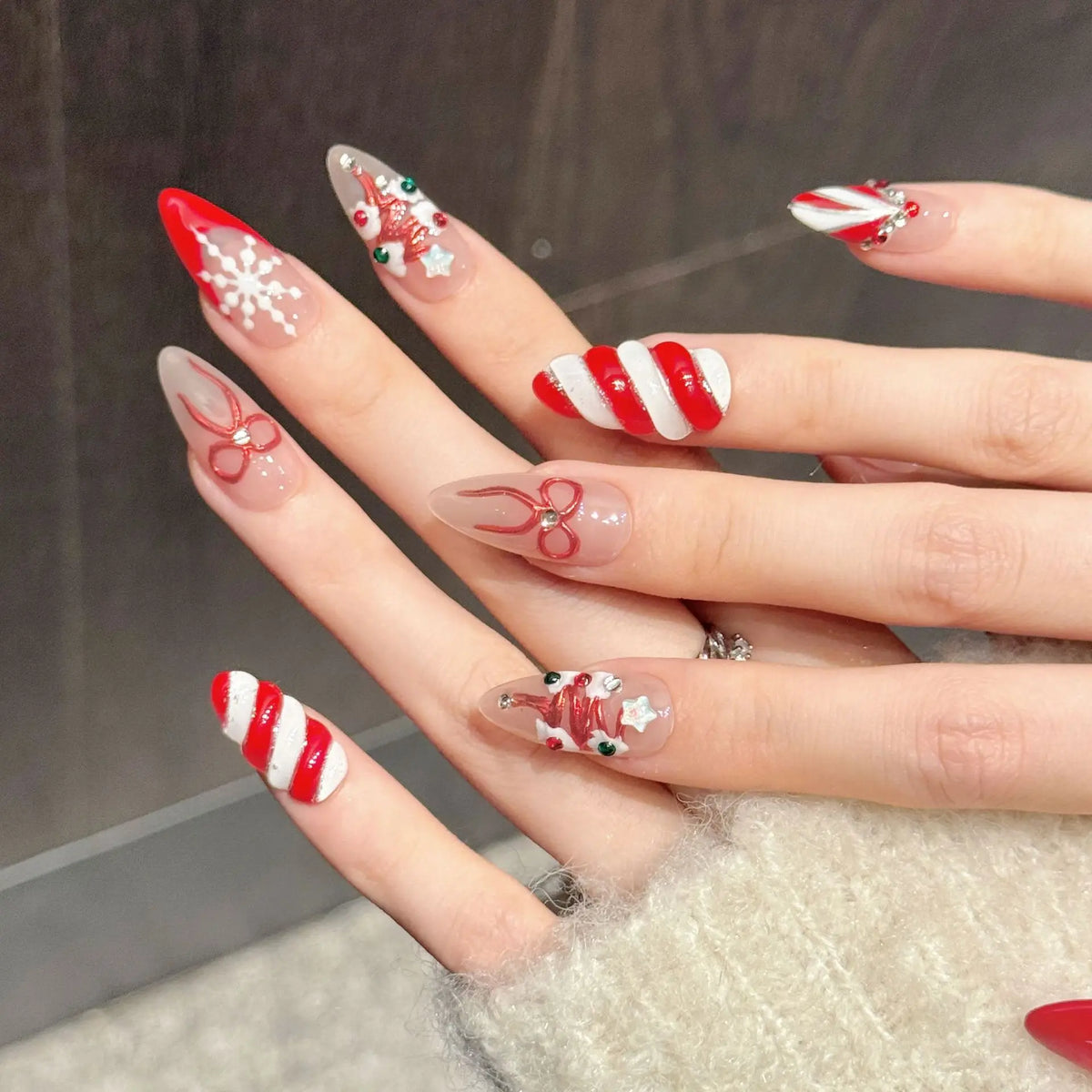 10PC Almond Handmade Press On Nails,Christmas Exquisite Atmosphere Sense,Suitable For Festivals Parties And Daily Wear.