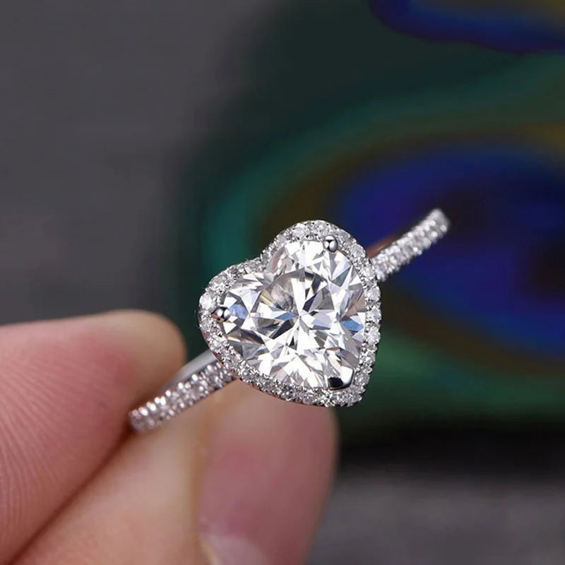 Exquisite Heart Ring for Women with White Zircon Stones