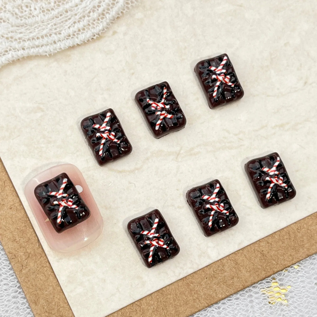 Christmas Resin Nail Charms Food Play Candy Nail Art Accessories Realistic 3D Chocolate Cake Design DIY Wearable Nail Decoration