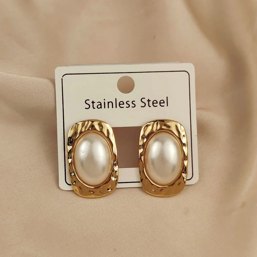 Charming heavy metal fan-shaped pearl 18K women's earrings, waterproof and non-fading stainless steel, wife gift