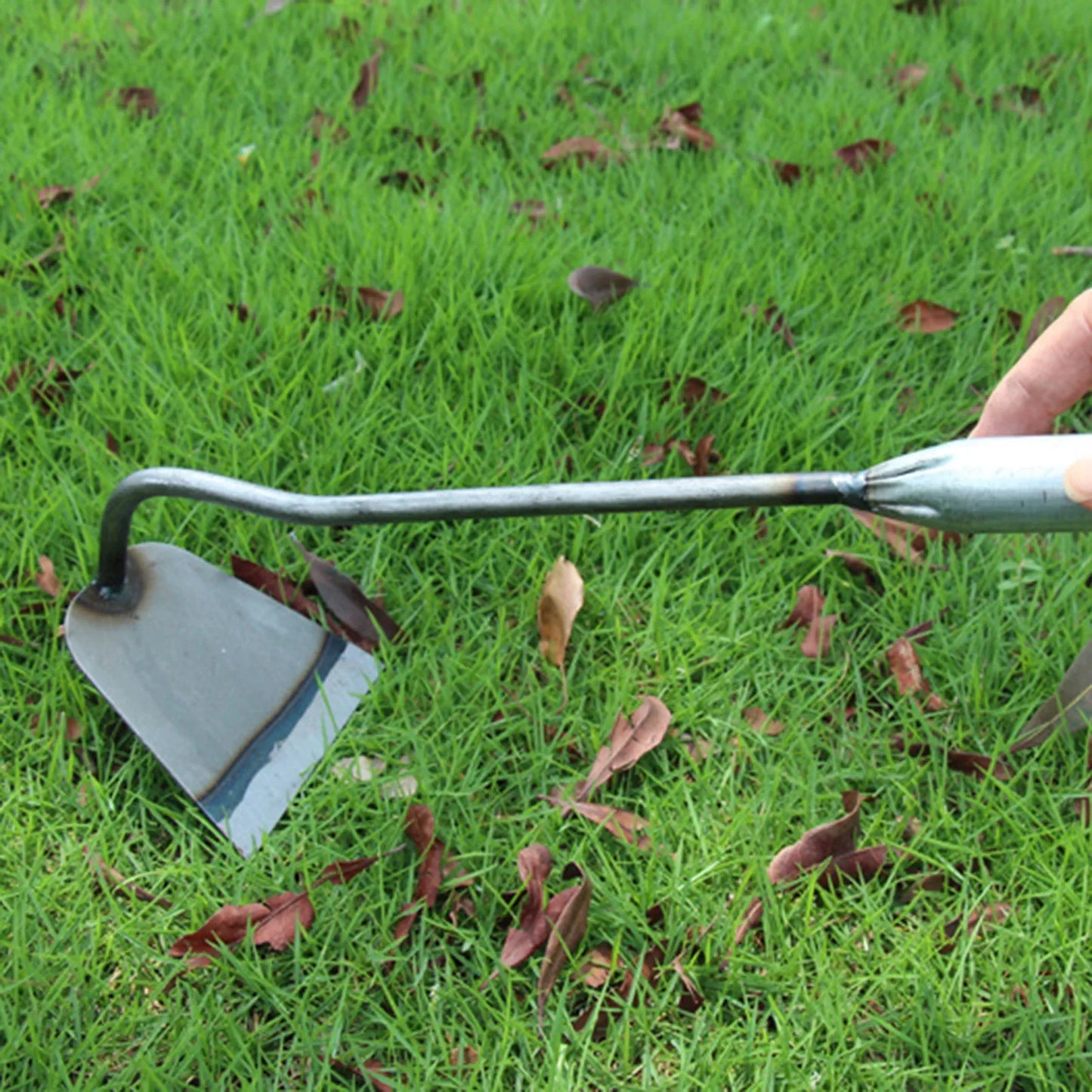 Multifunctional Garden Hoe – Wooden-Handle Digging & Weeding Tool for Planting Vegetables & Flowers