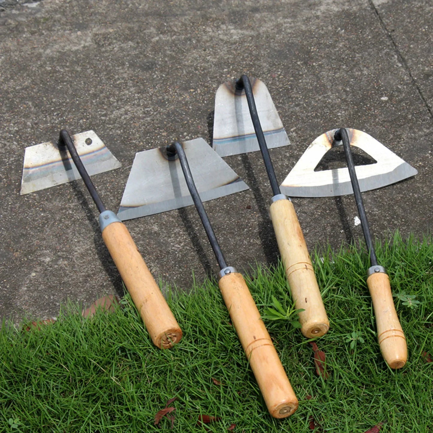 Multifunctional Garden Hoe – Wooden-Handle Digging & Weeding Tool for Planting Vegetables & Flowers