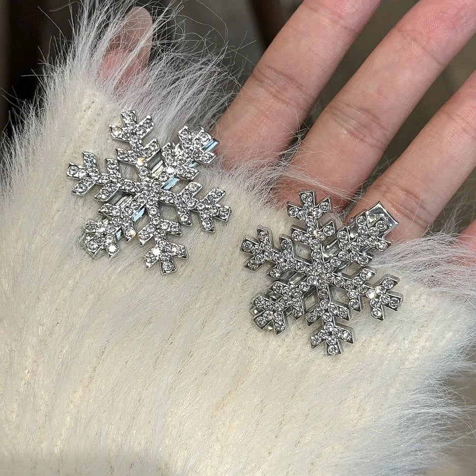 2PCs New Winter Hair Accessories Shiny Rhinestones Pearls Snowflake Hairpin Elegant Lovely Christmas Hair Clips for Women