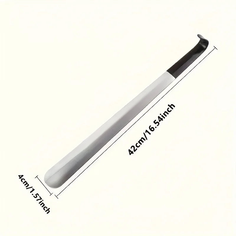 Say goodbye to back strain. Long-handle shoehorn aids the elderly and those with limited mobility. chausse pied