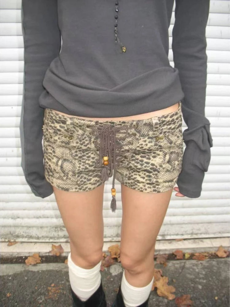 Women's Y2K Gyaru Harajuku Low Rise Denim Hot Pants – Vintage 2000s Jean Shorts Streetwear
