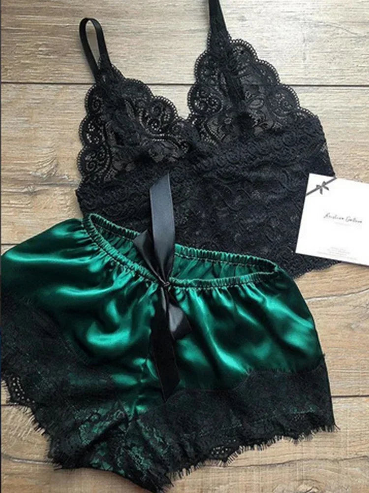 Women's Lace Sleeveless Pajama Set – V-Neck Top & Shorts Loungewear (S/M/L)