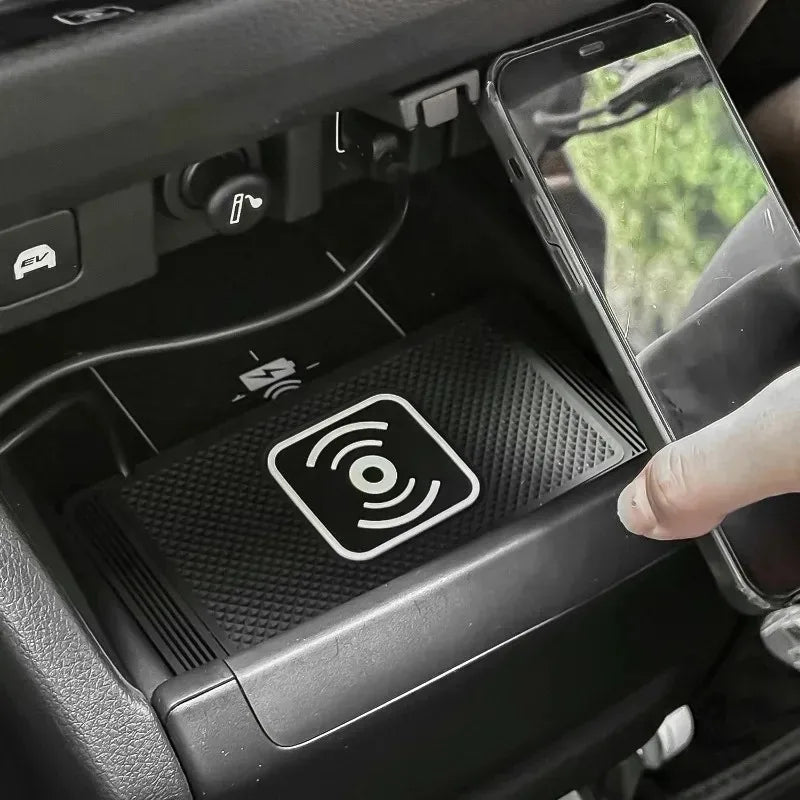1PC Car Wireless Fast Charger for Iphone 16 15 15 Pro Max 14 13 12X Samsung S24 S23 Auto Charger with PC Rubber Pad Stand