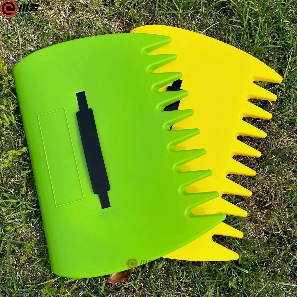 Leaf Grabber Hand Rakes (Pair) – Large Plastic Rakes for Collecting Leaves & Yard Debris