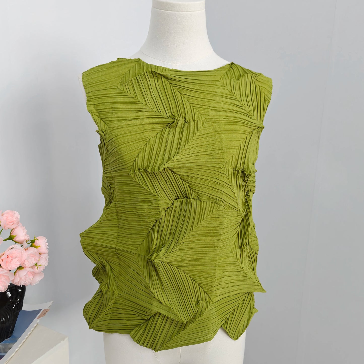 Miyake-Style Pleated T-Shirt - Women's Loose Round-Neck Summer Top