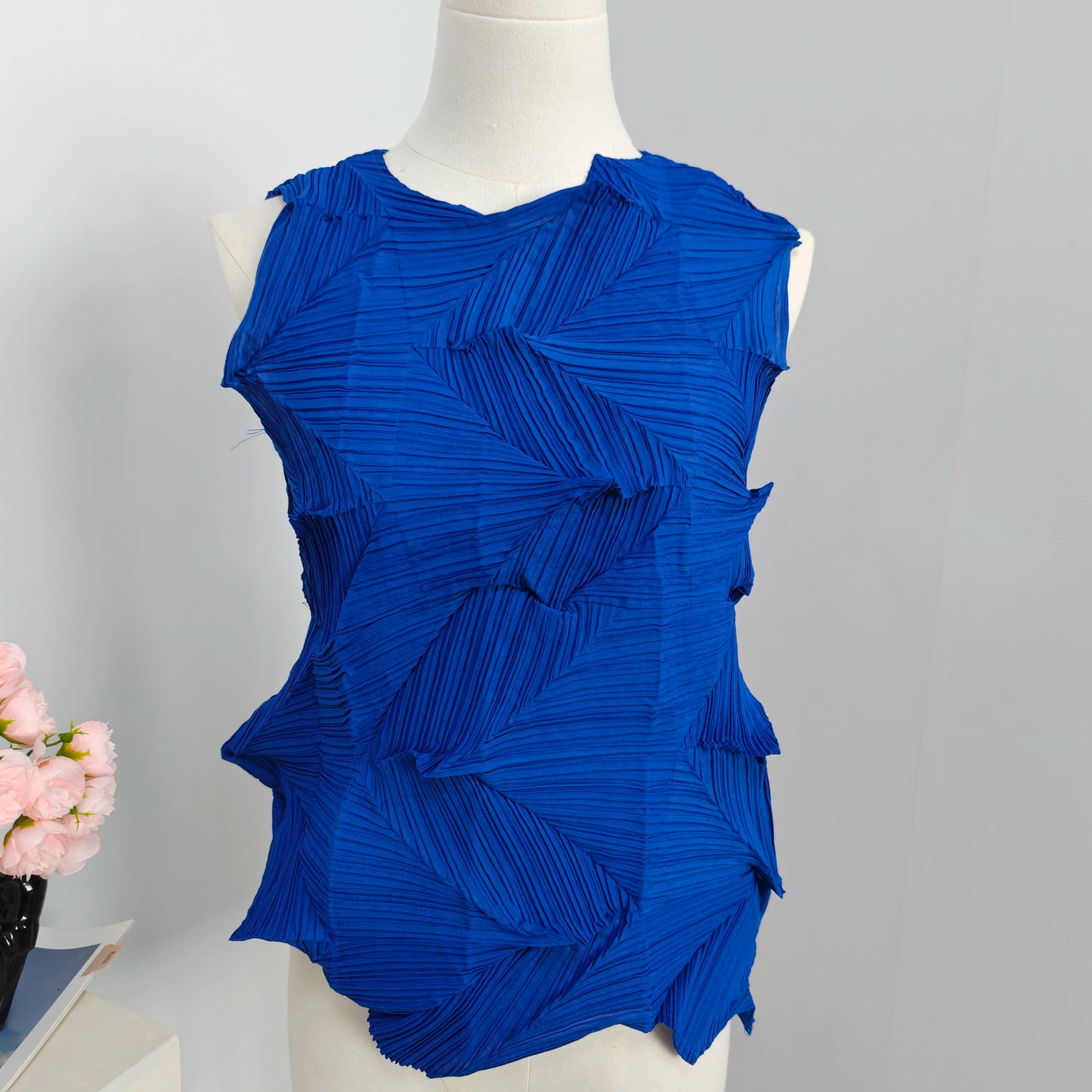 Miyake-Style Pleated T-Shirt - Women's Loose Round-Neck Summer Top