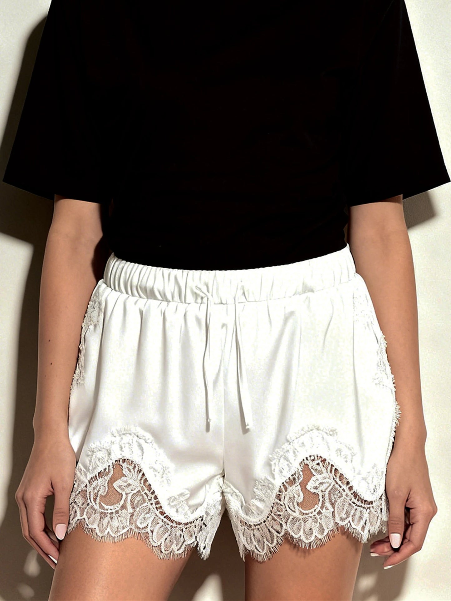 Women's Mini Shorts Lace Patchwork Drawstring Elastic Waist Casual Summer Lounge Shorts