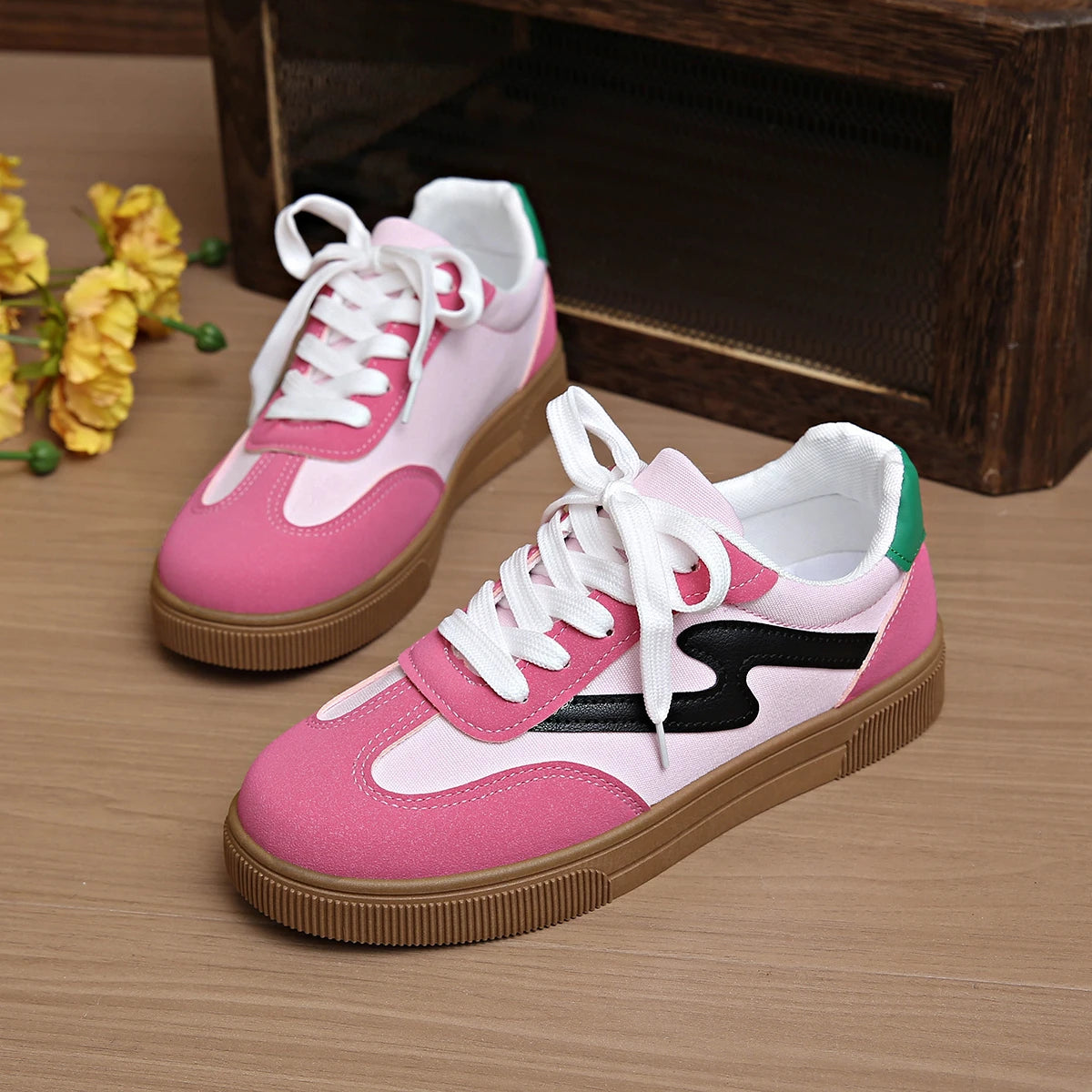 Tennis Sneakers for Women — Mixed-Color Lace-Up Vulcanized Trainers