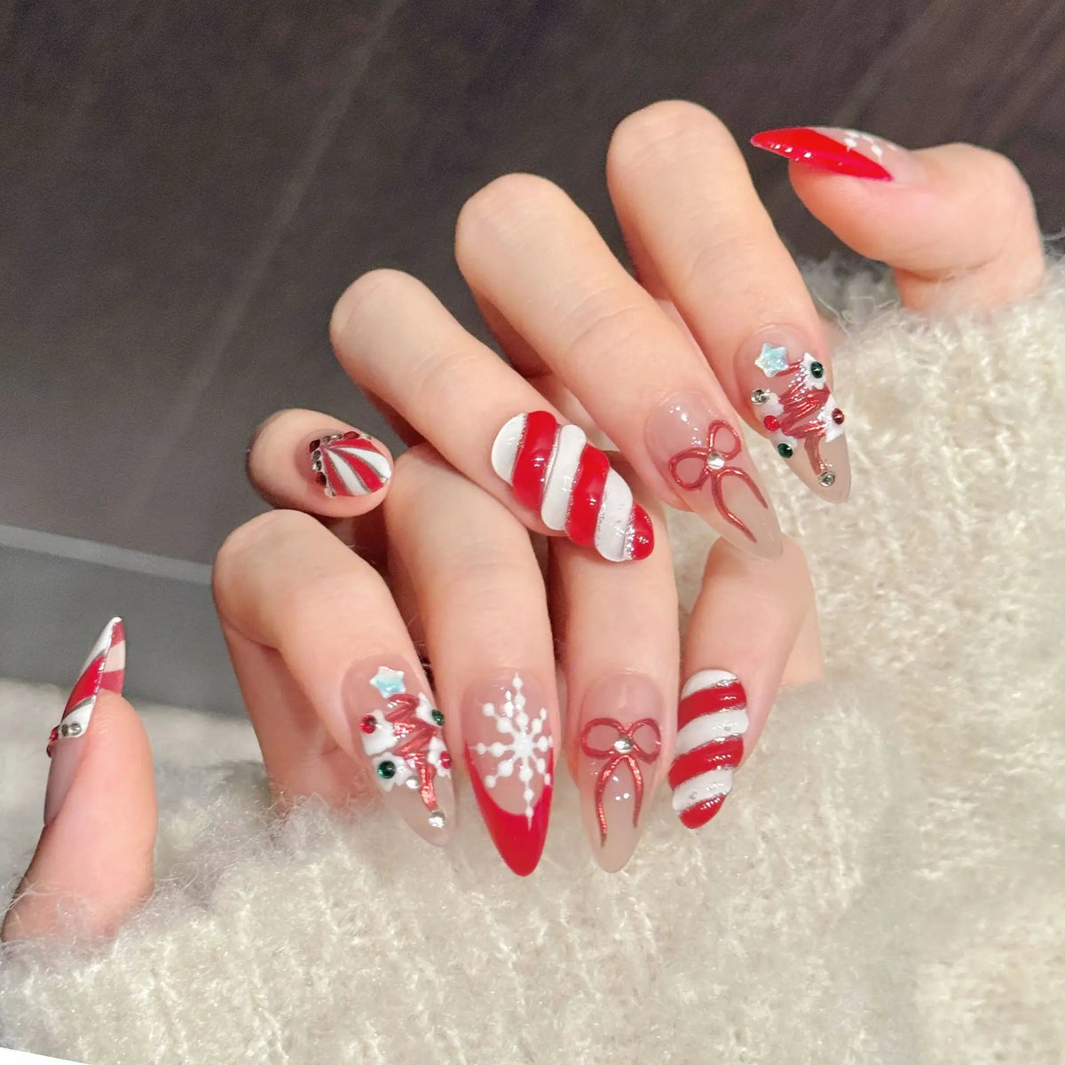 10PC Almond Handmade Press On Nails,Christmas Exquisite Atmosphere Sense,Suitable For Festivals Parties And Daily Wear.