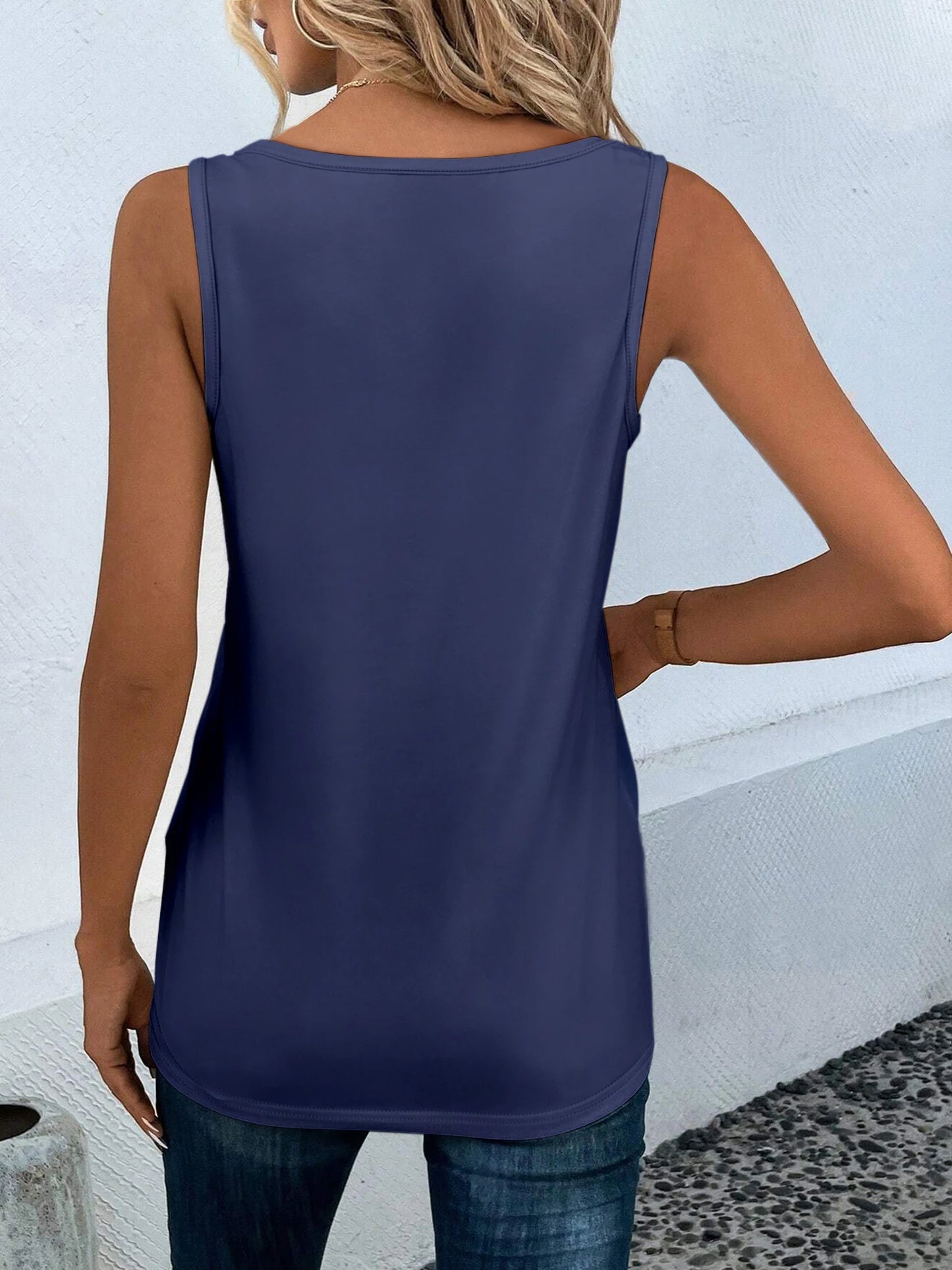 Women's Sleeveless Henley Tank Top with Scoop Neck & 3 Buttons, Soft Lightweight Fabric Casual Vest for Summer Daily Wear