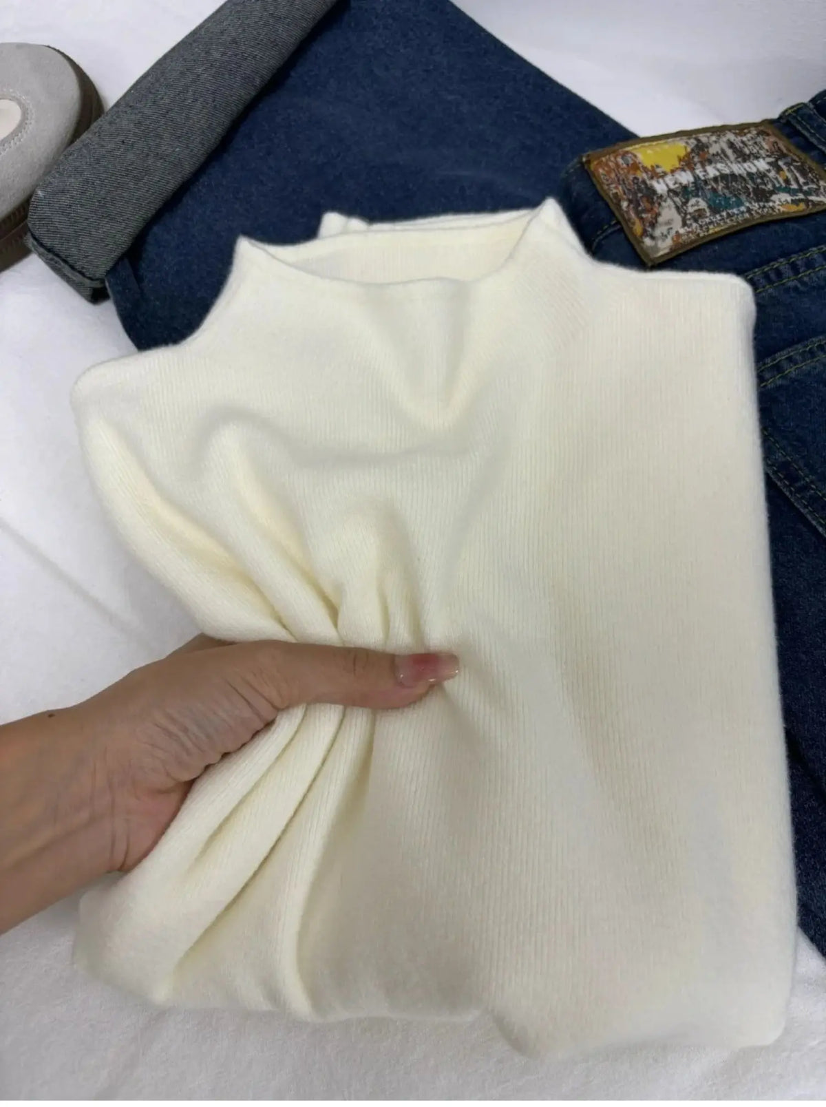 Women's vintage turtleneck sweater — view 8 of 20