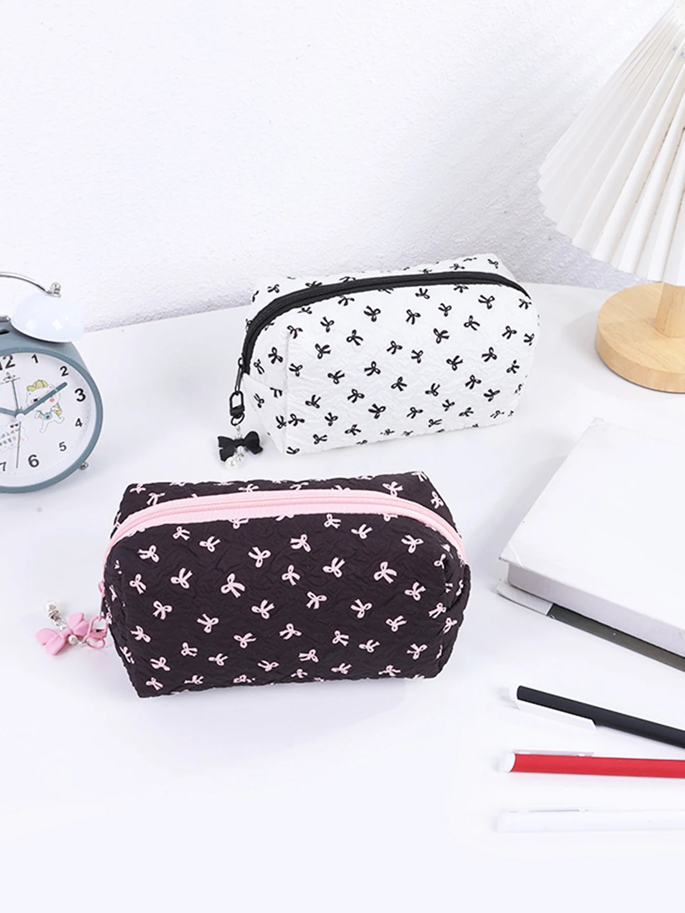 1pc Bow Tie Pattern Pencil Case, Creative Butterfly Tie Zipper Pearl Pendant, Fashion School Supplies - Back to School Essential