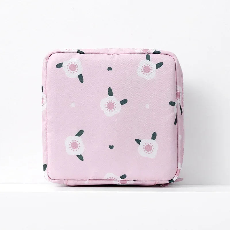 Heart Print Sanitary Napkins Storage Bag Feminine Period Pouch Portable Tampon Organizer Bag Mini Makeup Lipstick Storage Pouch