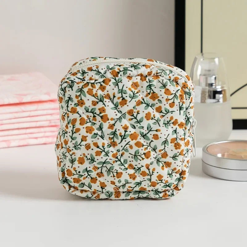 Heart Print Sanitary Napkins Storage Bag Feminine Period Pouch Portable Tampon Organizer Bag Mini Makeup Lipstick Storage Pouch