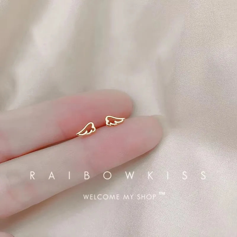 Korean Minimalism Gold Color Small Leaf Butterfly Stud Earrings for Women Hypoallergenic Daily Wear Ear Girls Pierc Gifts