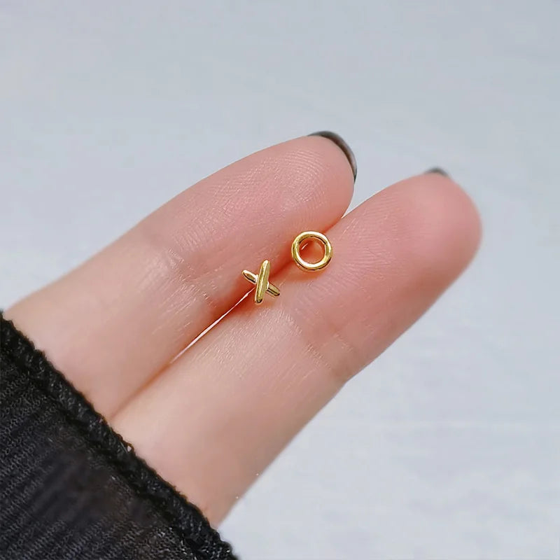 Korean Minimalism Gold Color Small Leaf Butterfly Stud Earrings for Women Hypoallergenic Daily Wear Ear Girls Pierc Gifts