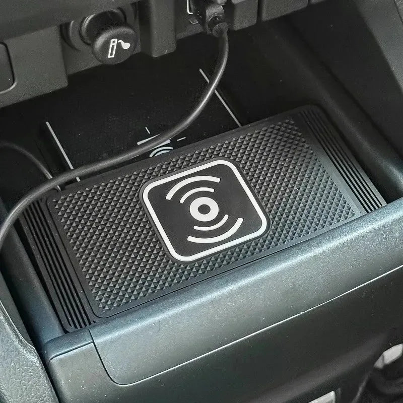 1PC Car Wireless Fast Charger for Iphone 16 15 15 Pro Max 14 13 12X Samsung S24 S23 Auto Charger with PC Rubber Pad Stand