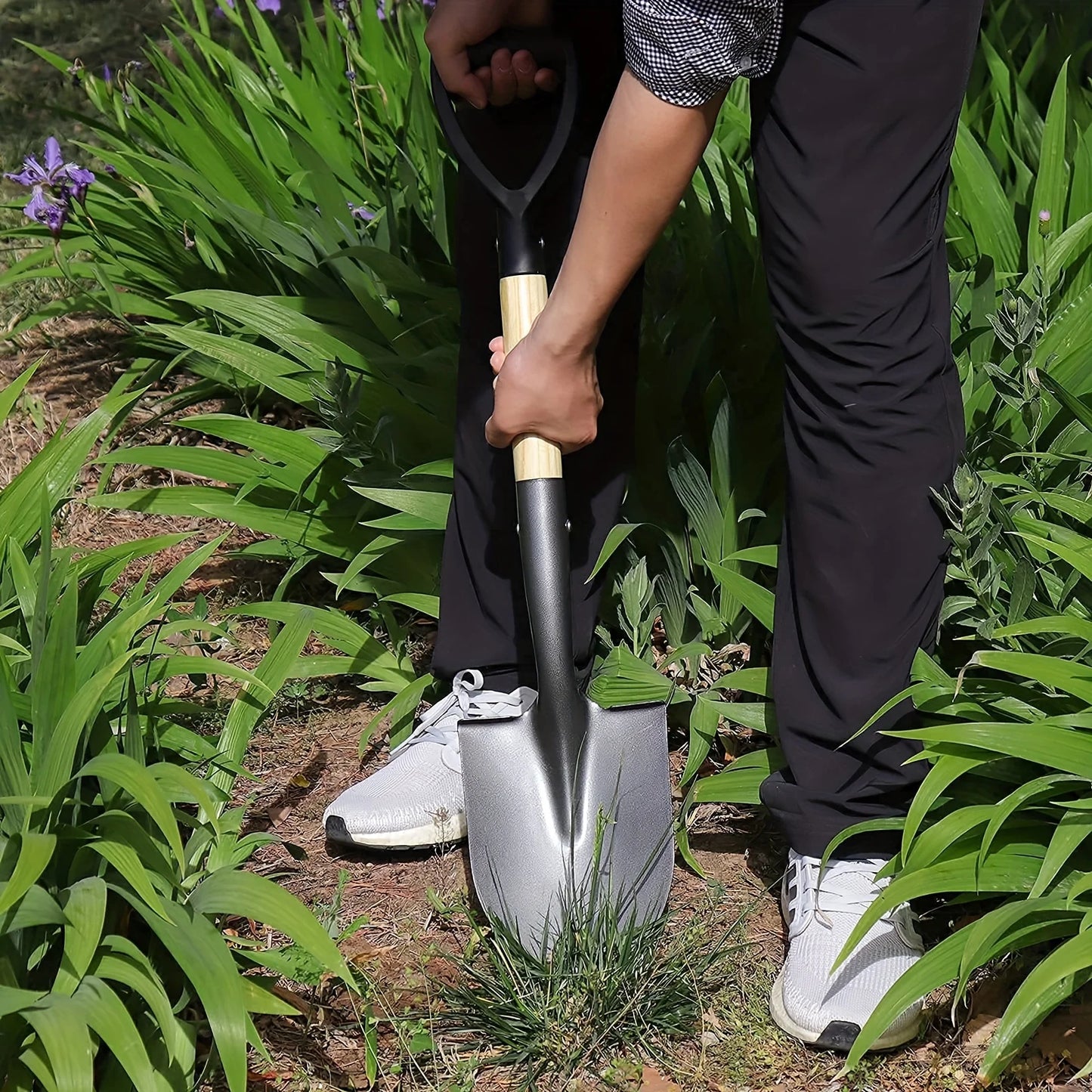 Manganese Steel Digging Shovel — Rustproof Garden Scoop for Camping & Beach