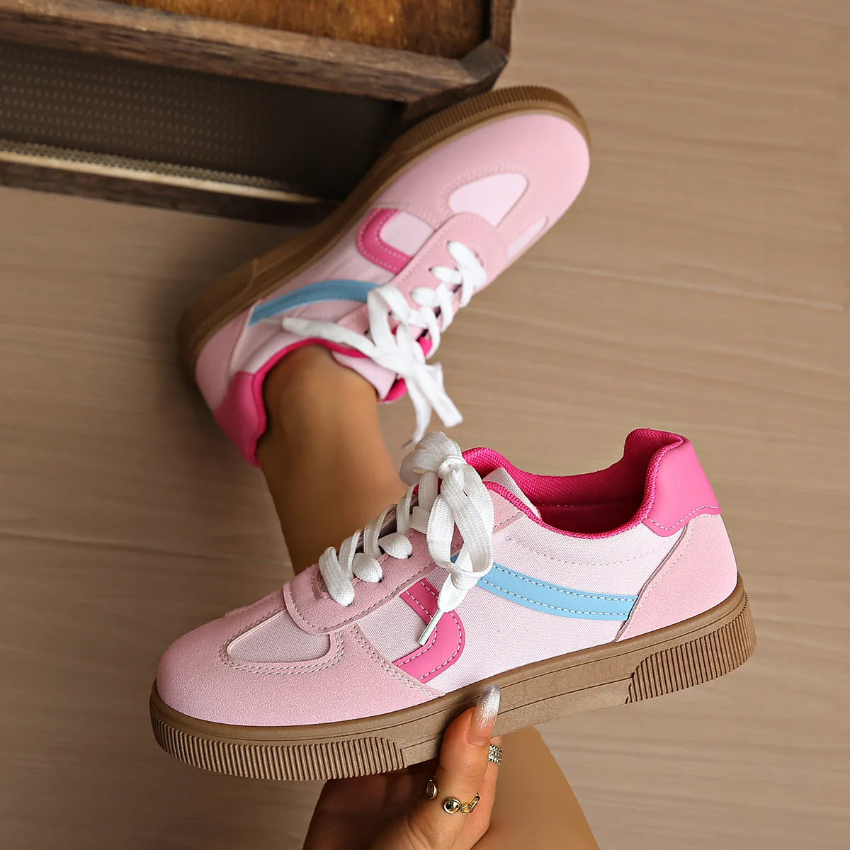 Lightweight Sports Sneakers for Women — Mixed-Color Lace-Up Casual Trainers