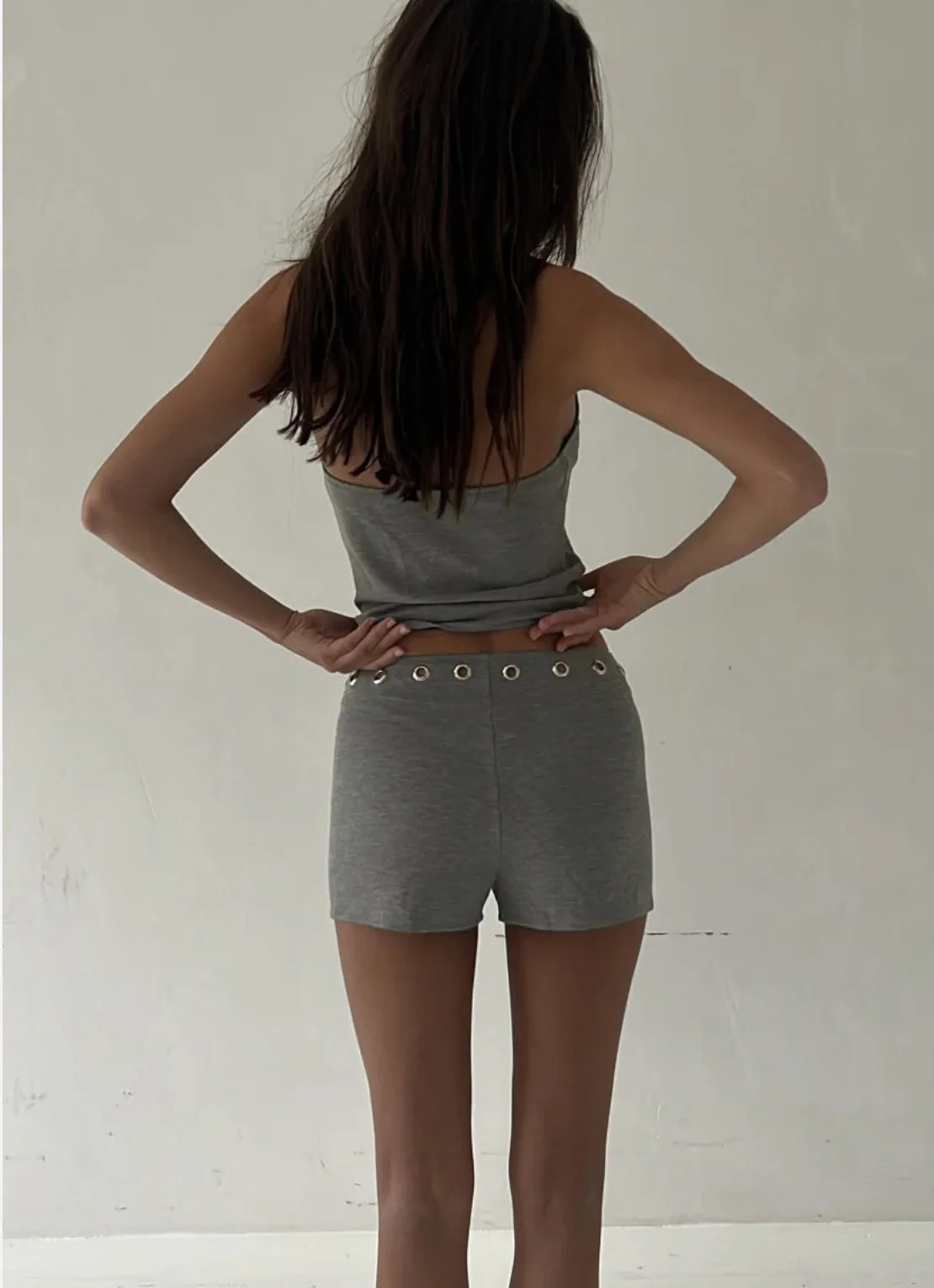 TARUXY Metal Hollow Halter Neck Vest Sexy Hot Girl Plunge Bodycon Solid Color Sleeveless Tanks Casual Club Party Camis Top Y2K