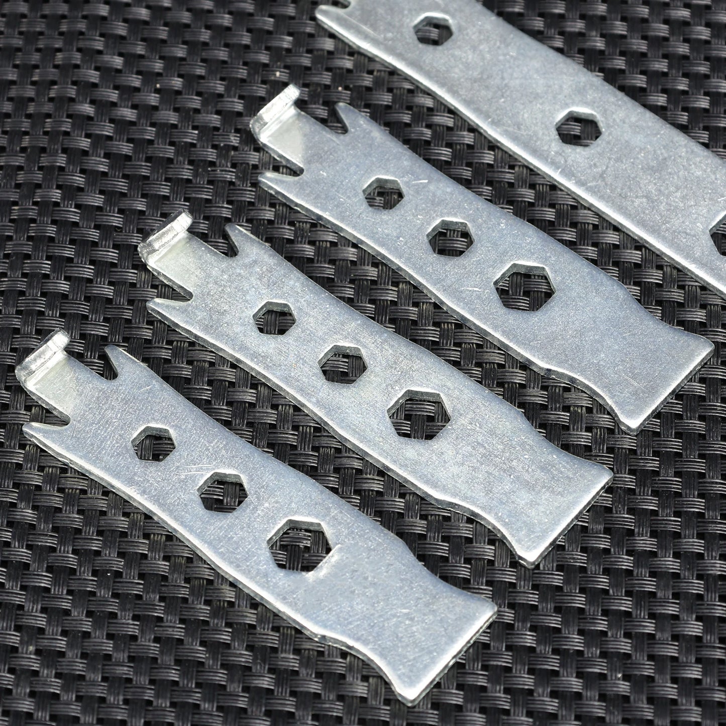 1-5pcs Portable Wire Twisting Device Multi-functional Steel Heavy Duty Fence Wire Twisting Fastener Garden Binding Fixing Tool
