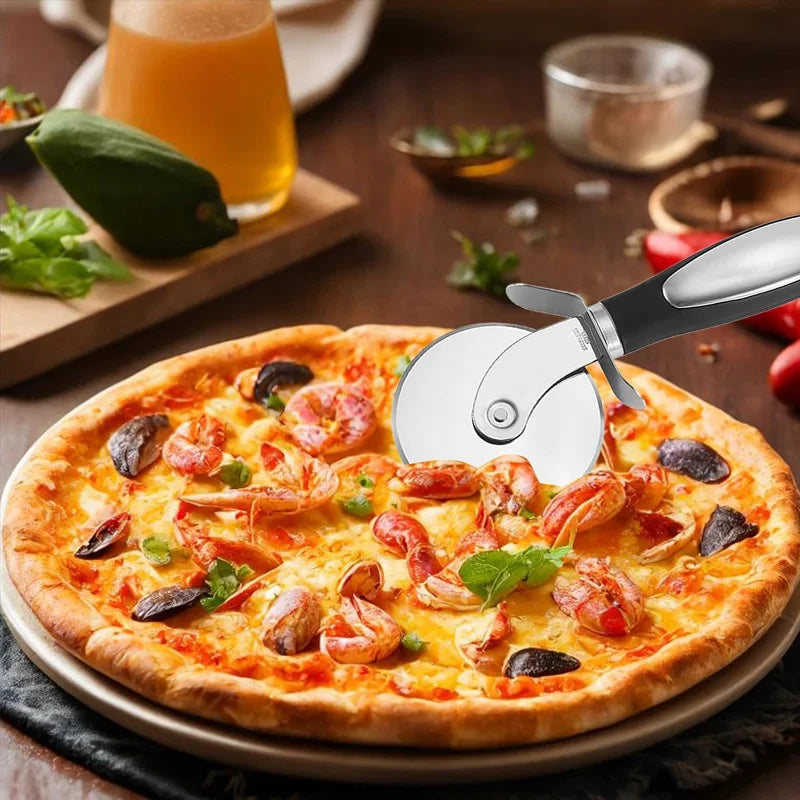 Rolling Pizza Cutter Tool,3 Inch Diameter Sharp Blade,Non-Slip Ergonomic Handle,Finger Protection Design,for Home&Commercial Use