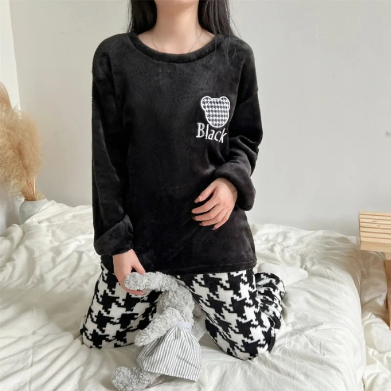 Women's Flannel Pajama Set - Printed Long Sleeve Round Neck PJs - photo 6